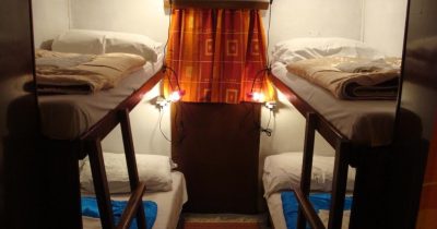 Wohnwagen - Betten mit Bettwäsche